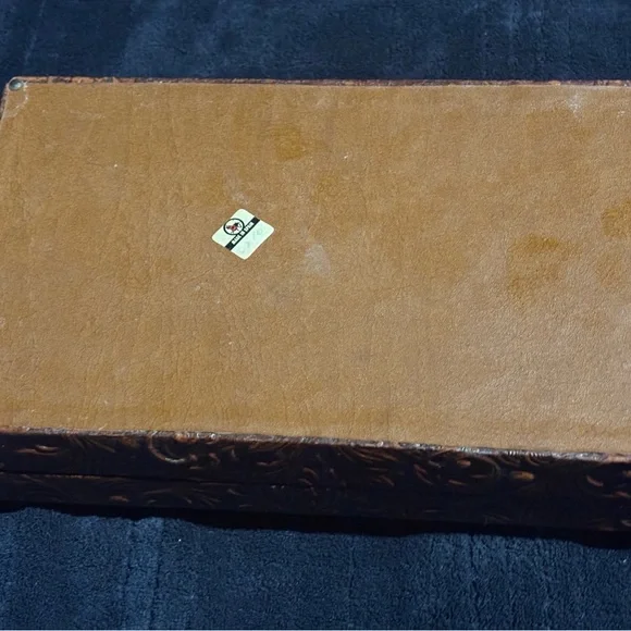 Beautifully Crafted Vintage Wood / Leather Cigar Box (Spain) - Picture 8 of 9